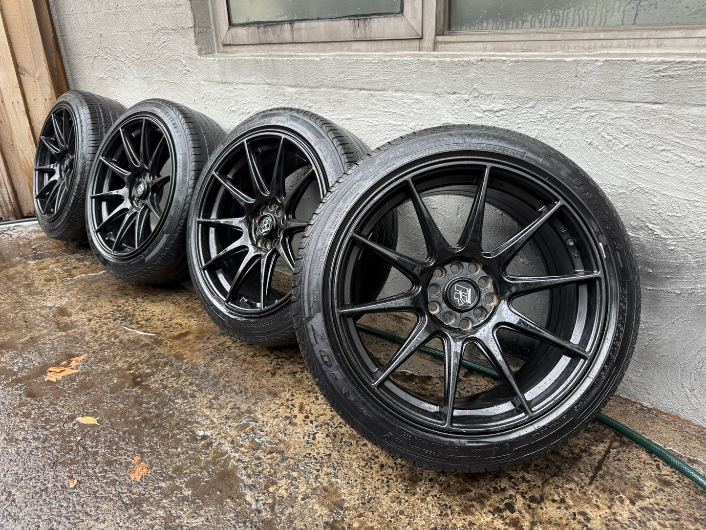 Hussla Multi-fit 18” Alloy Wheels with Tyres