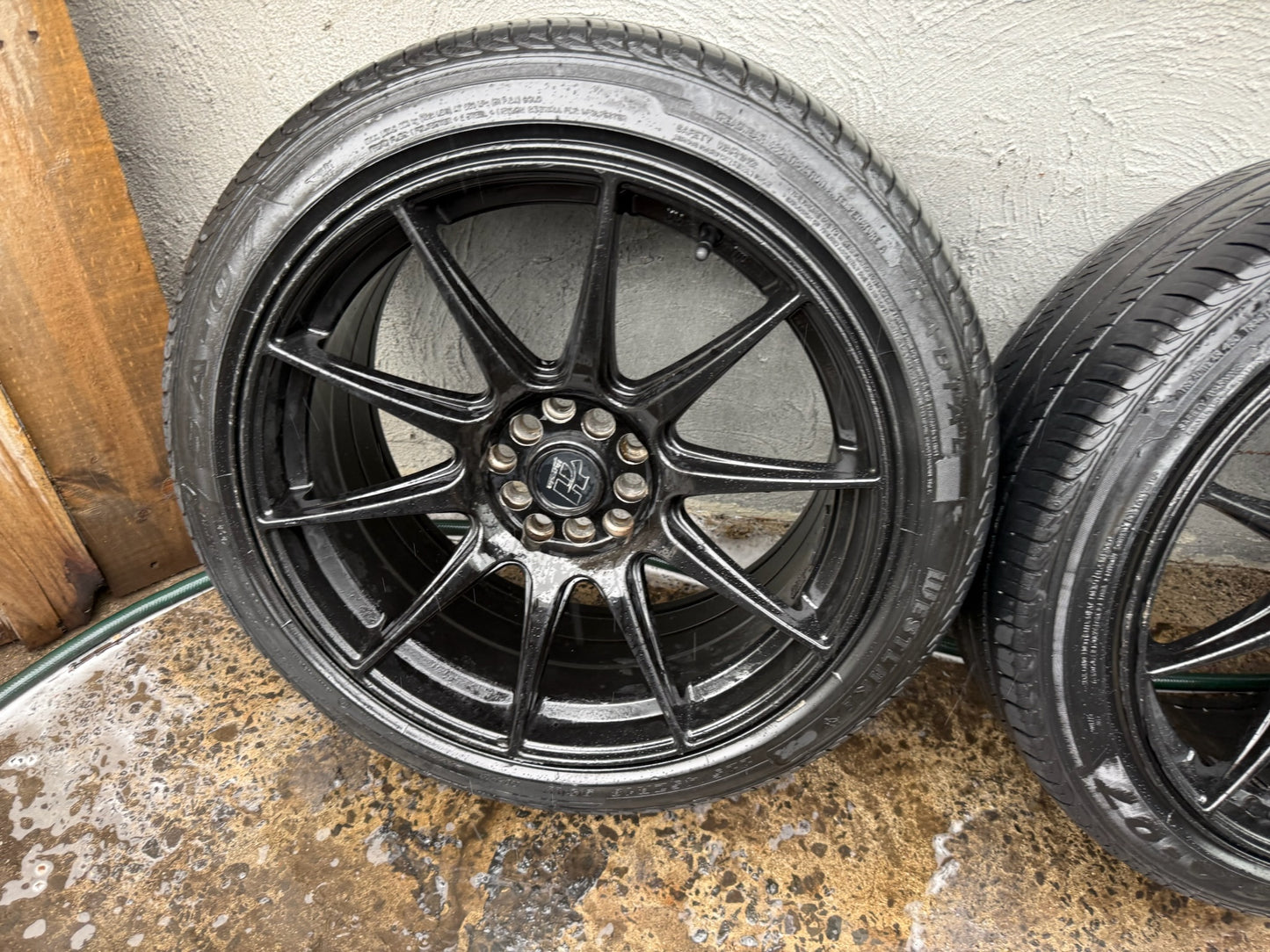 Hussla Multi-fit 18” Alloy Wheels with Tyres