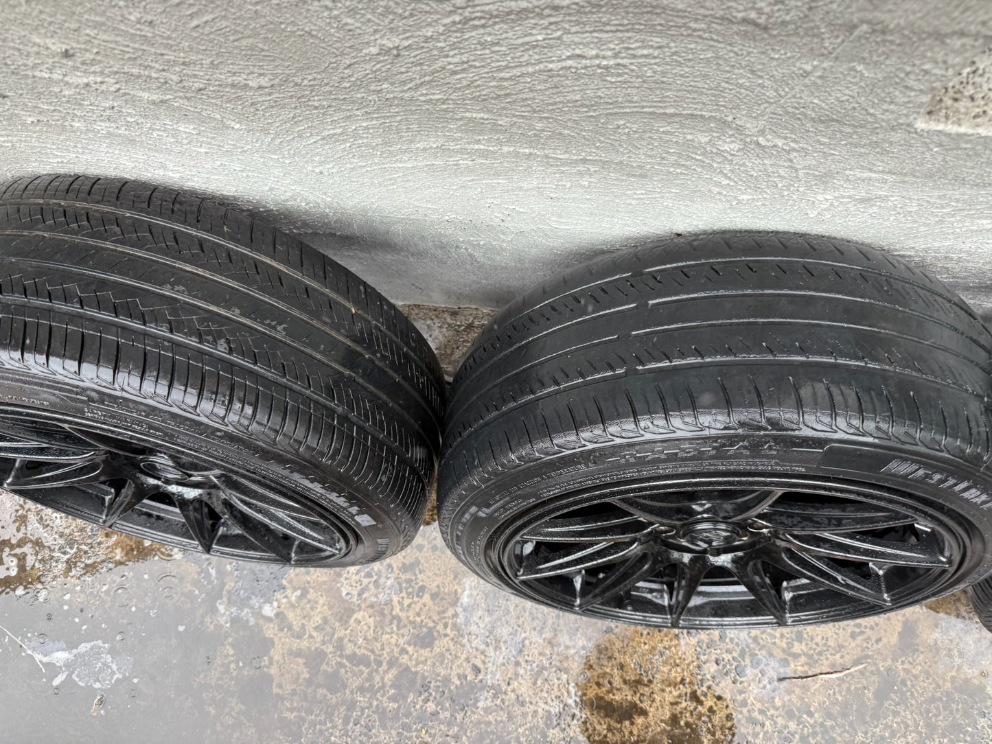 Hussla Multi-fit 18” Alloy Wheels with Tyres