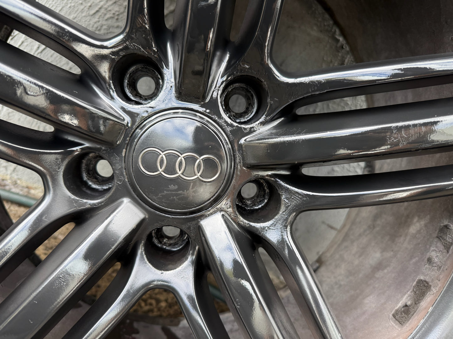 Audi Q7 21” Alloy Wheels with Good Tyres