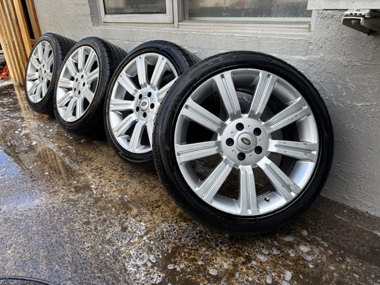 Land Rover Range Rover 20” Alloy Wheels with Good Tyres