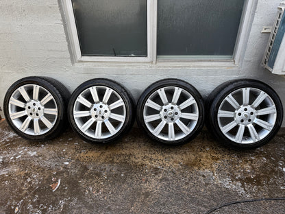 Land Rover Range Rover 20” Alloy Wheels with Good Tyres