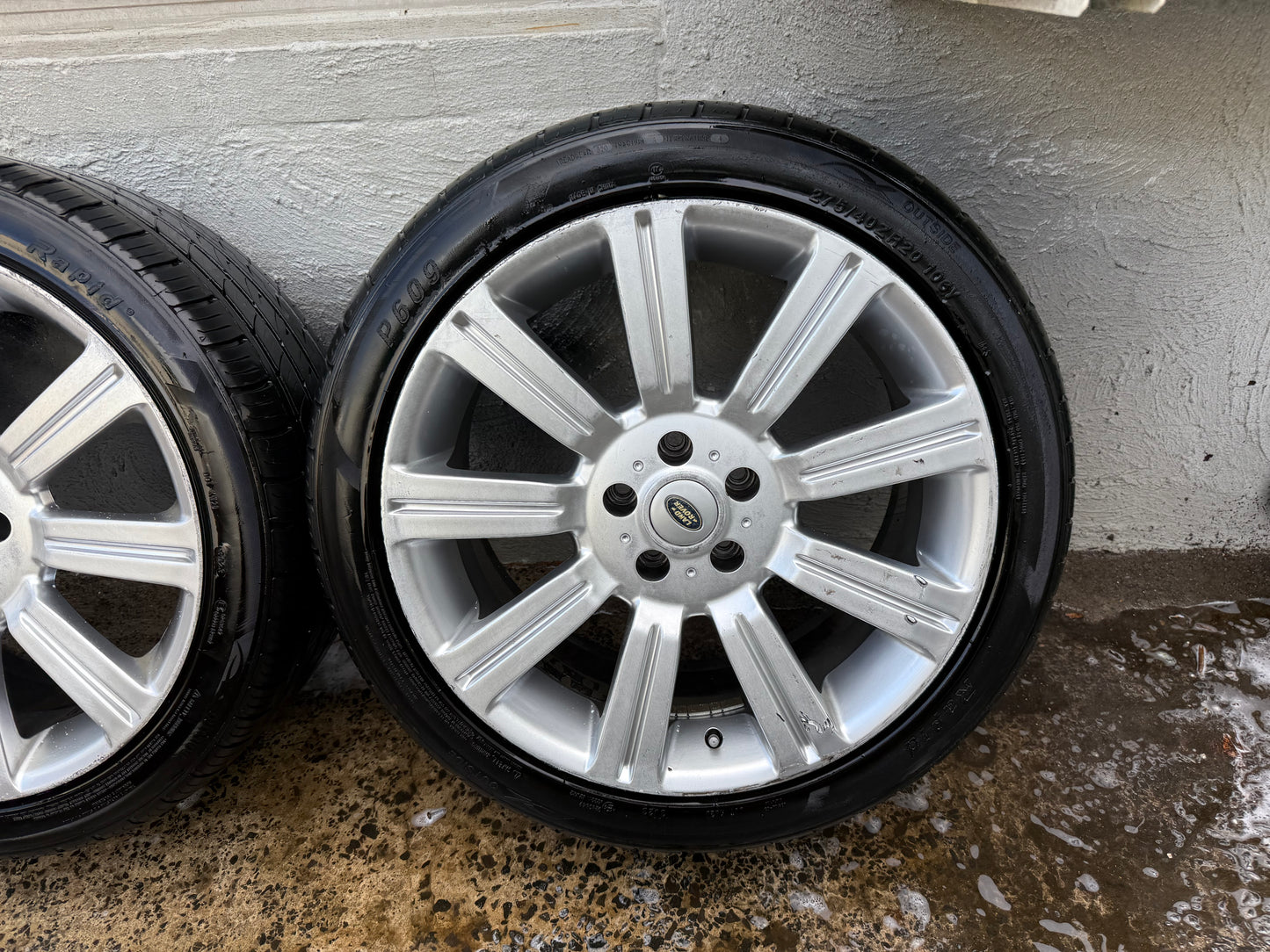 Land Rover Range Rover 20” Alloy Wheels with Good Tyres