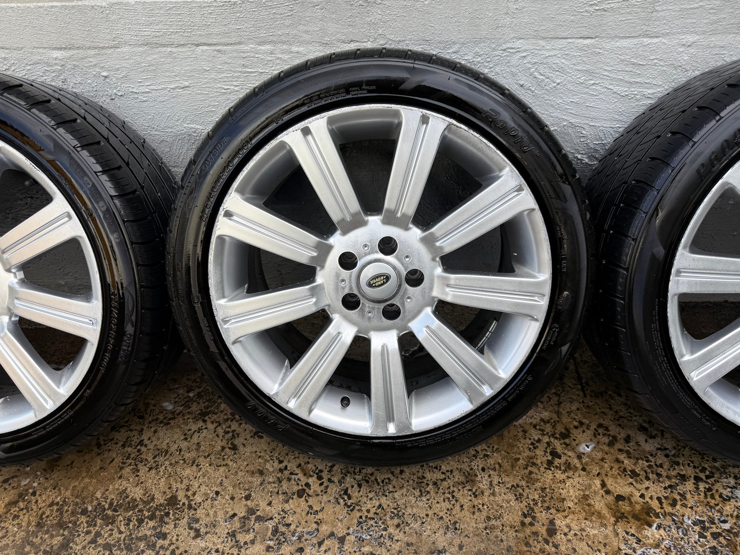 Land Rover Range Rover 20” Alloy Wheels with Good Tyres