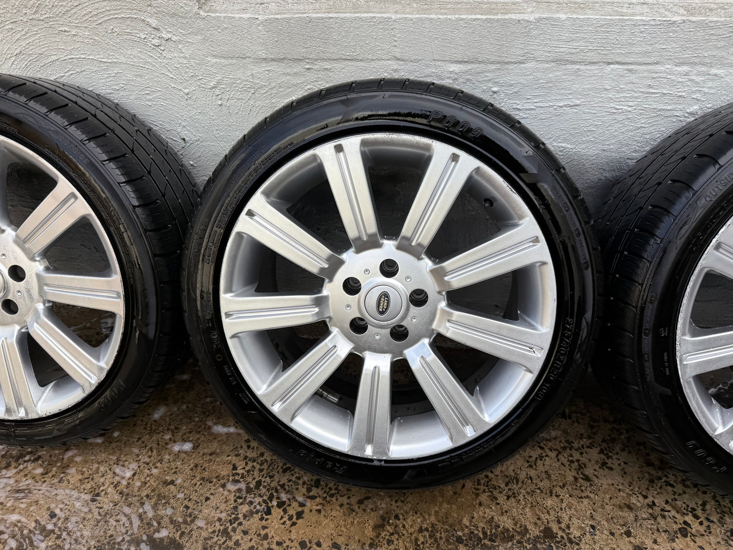 Land Rover Range Rover 20” Alloy Wheels with Good Tyres