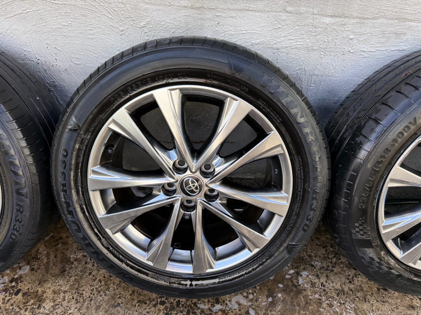 Toyota RAV4 18” Alloy Wheels with Tyres