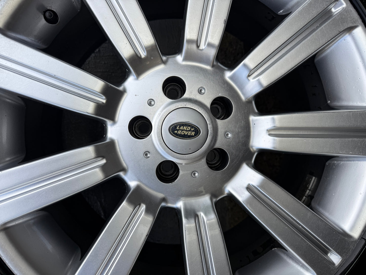 Land Rover Range Rover 20” Alloy Wheels with Good Tyres