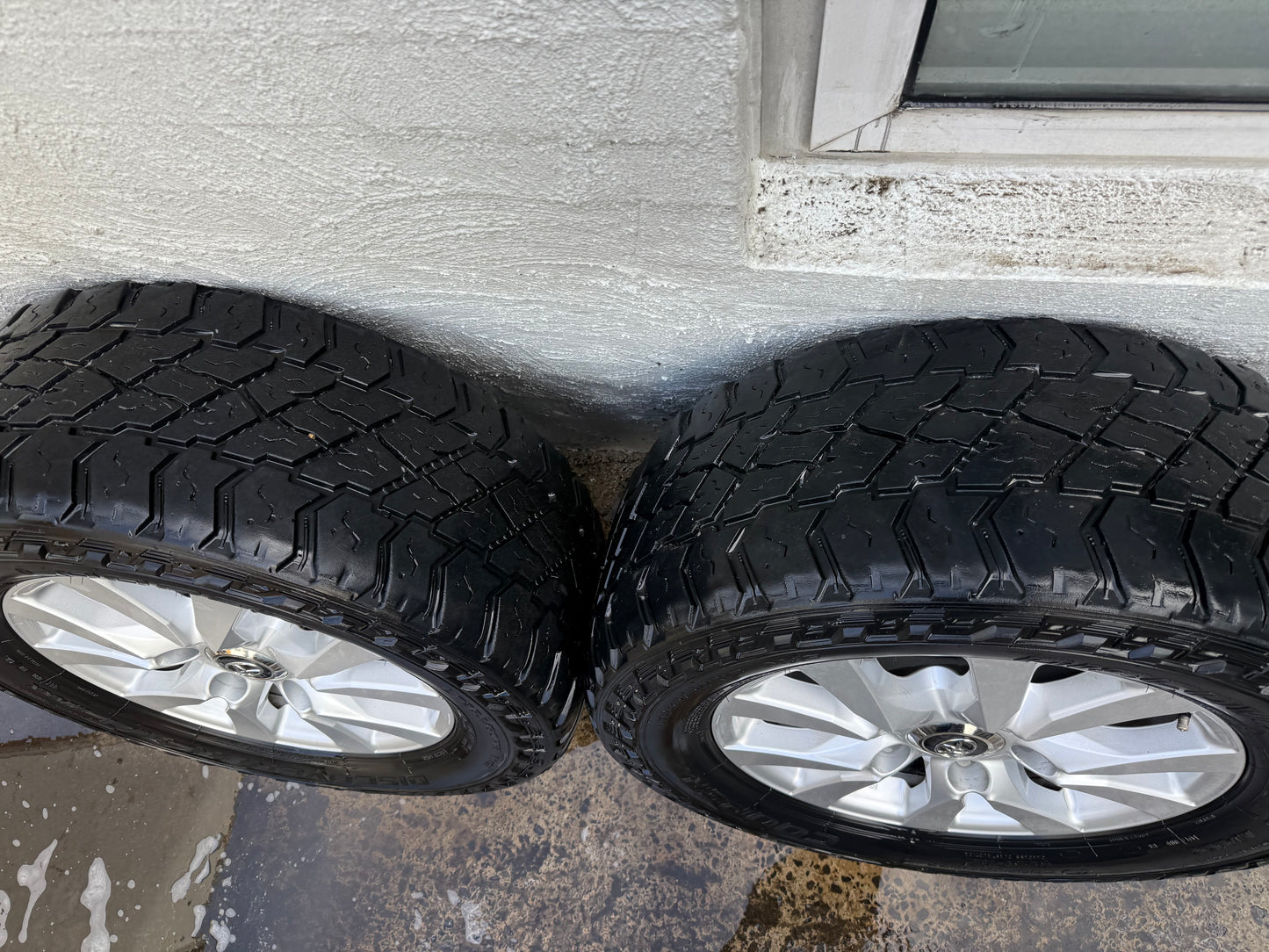 Toyota Landcruiser 18” 200 Series Sahara Alloy Wheels with Cooper Tyres