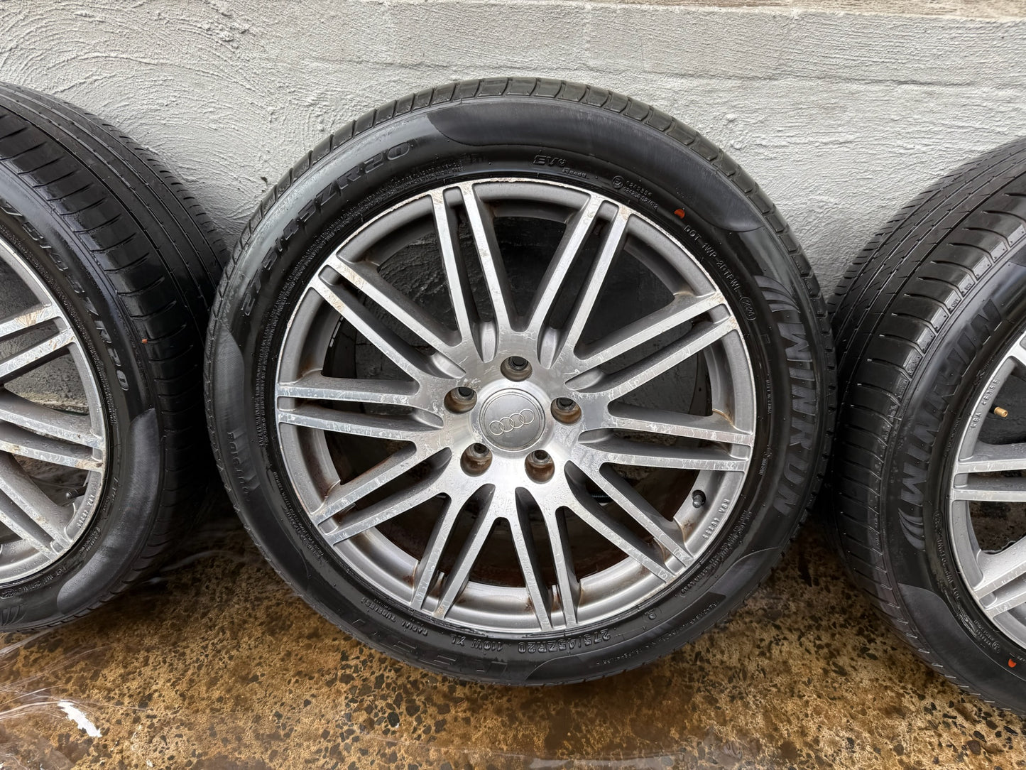 Audi Q7 20” Alloy Wheels with Good Tyres