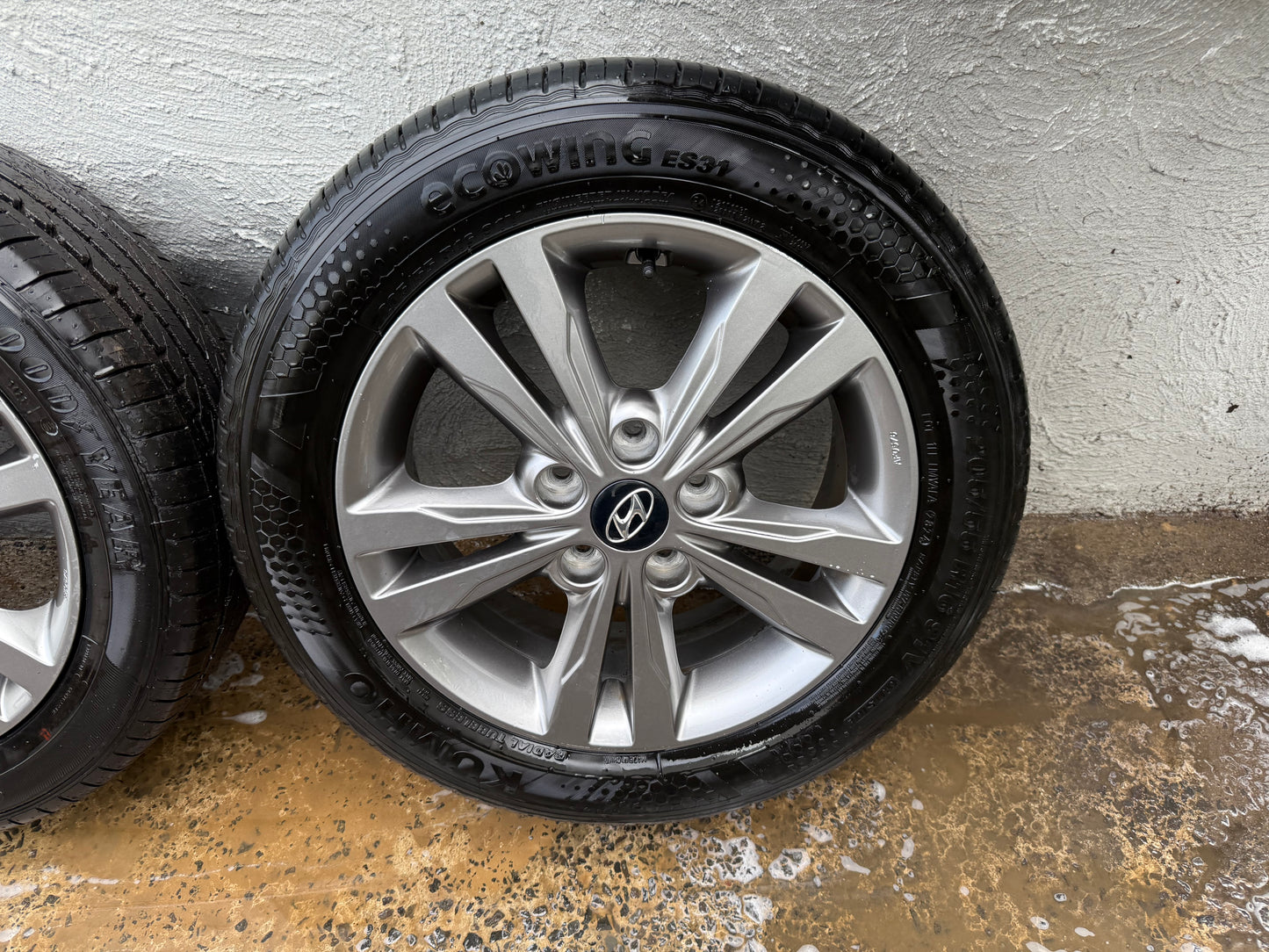 Hyundai i30/Elantra 16” Alloy Wheels with Good Tyres
