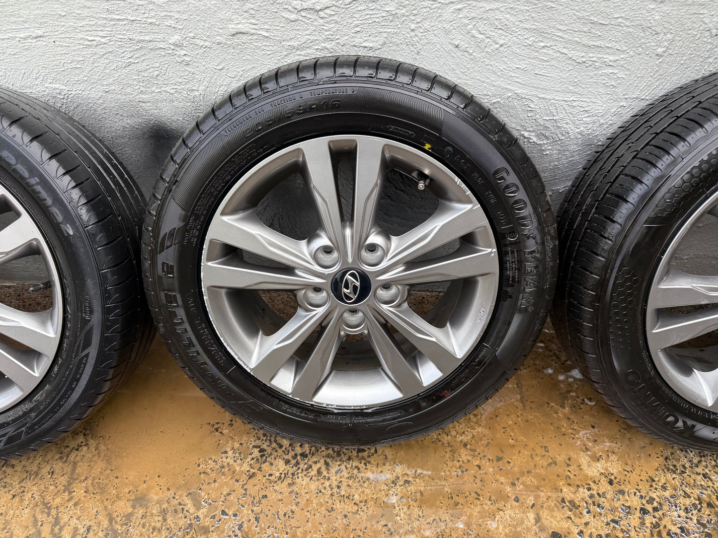 Hyundai i30/Elantra 16” Alloy Wheels with Good Tyres