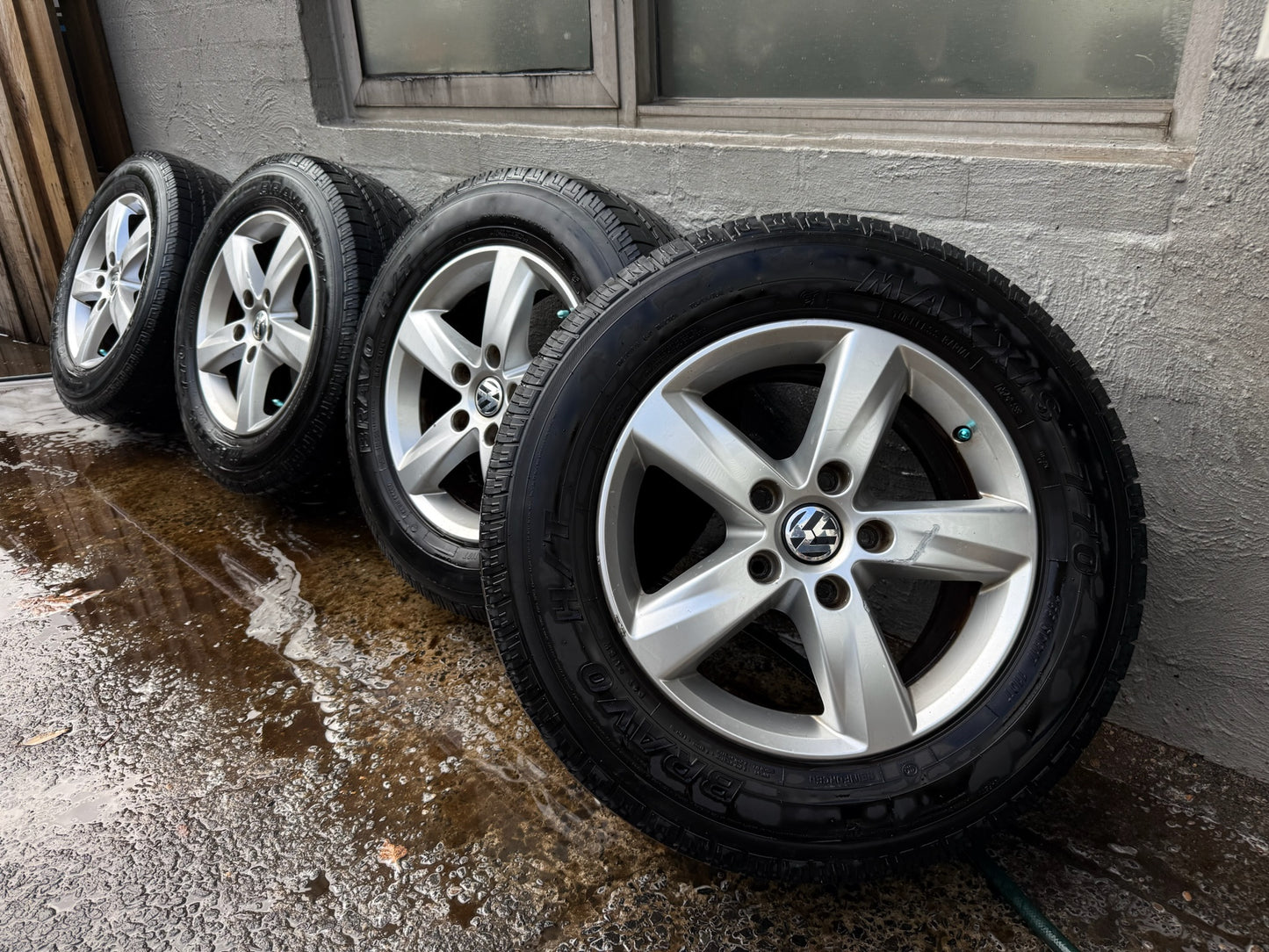 Volkswagen Touareg 17” Alloy Wheels with Good Tyres
