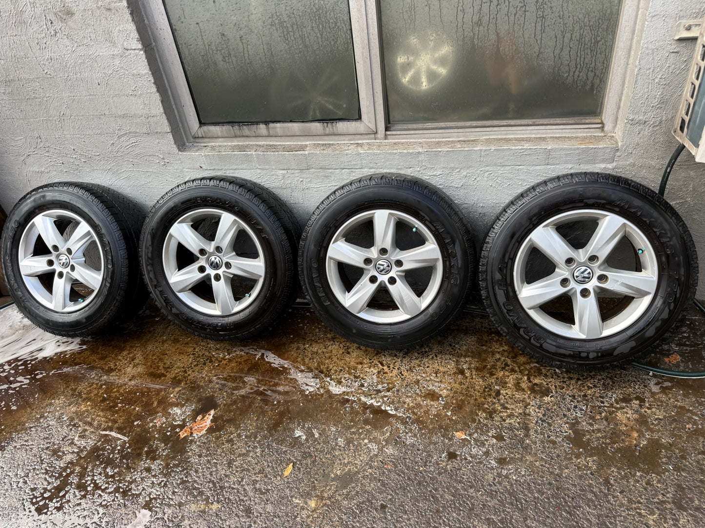 Volkswagen Touareg 17” Alloy Wheels with Good Tyres