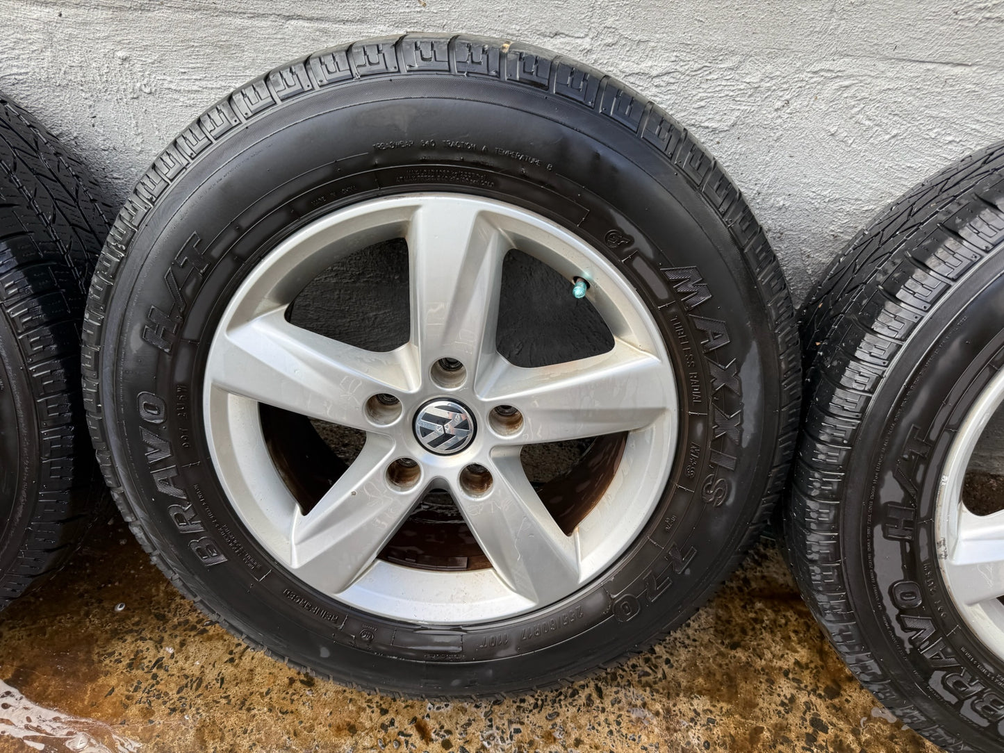 Volkswagen Touareg 17” Alloy Wheels with Good Tyres