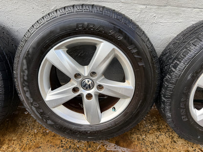 Volkswagen Touareg 17” Alloy Wheels with Good Tyres