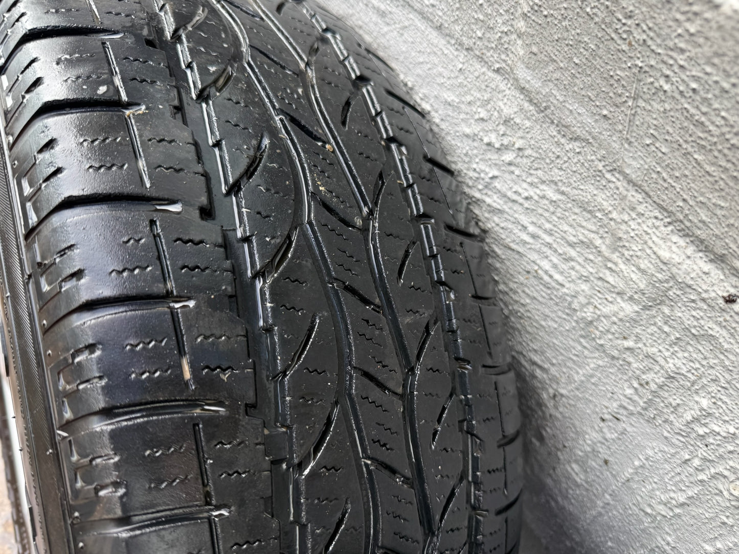 Volkswagen Touareg 17” Alloy Wheels with Good Tyres