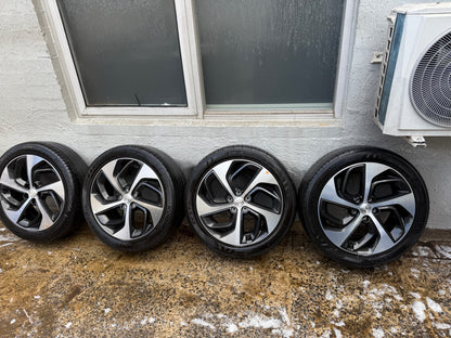 Hyundai Tuscon 19” Alloy Wheels with Good Tyres