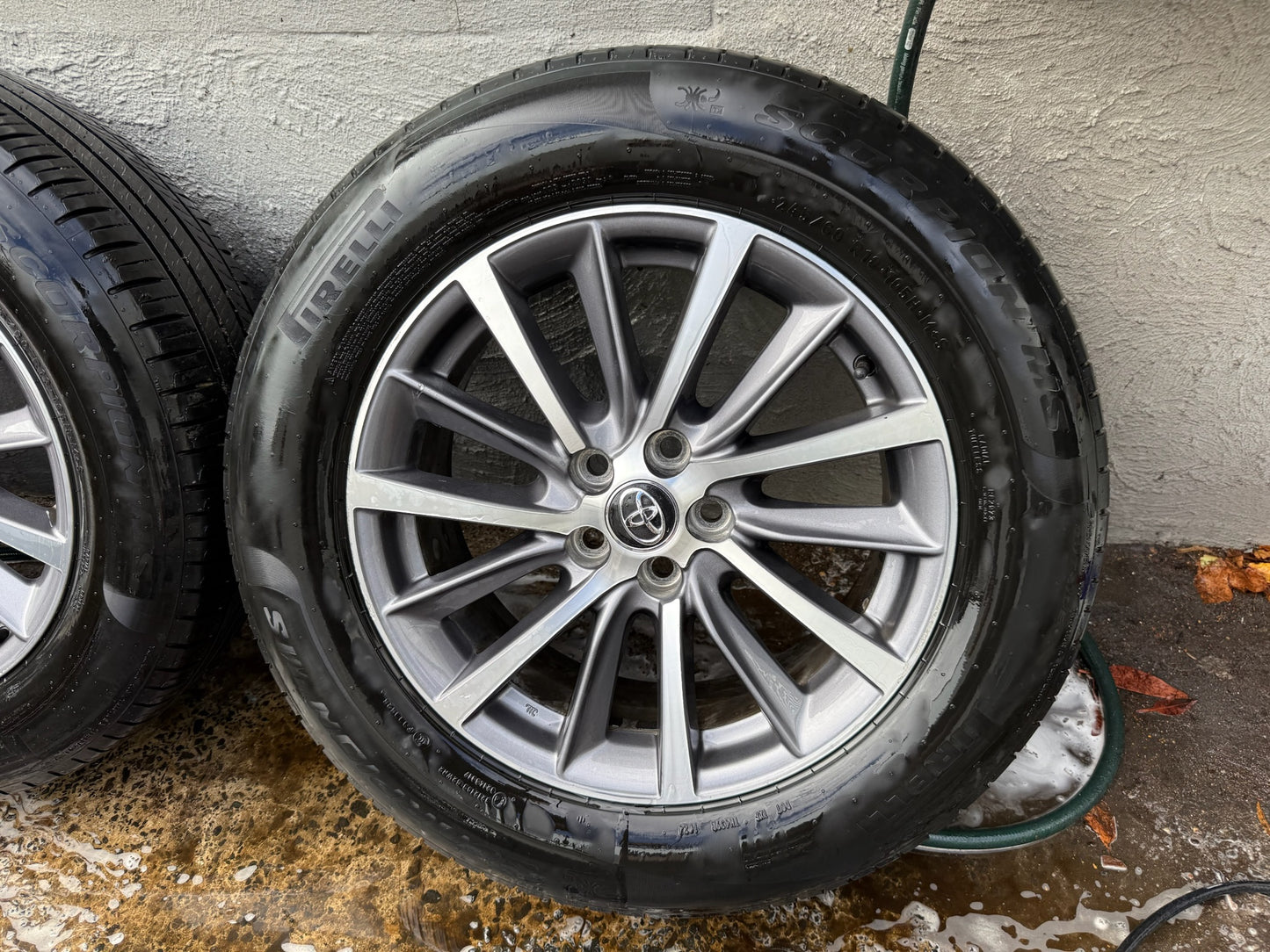 Toyota Kluger 18” Alloy Wheels with Pirelli Good Tyres