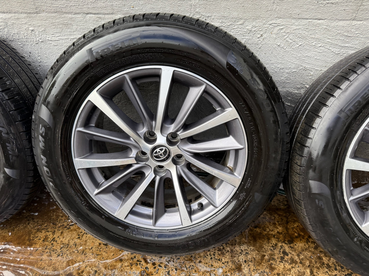 Toyota Kluger 18” Alloy Wheels with Pirelli Good Tyres