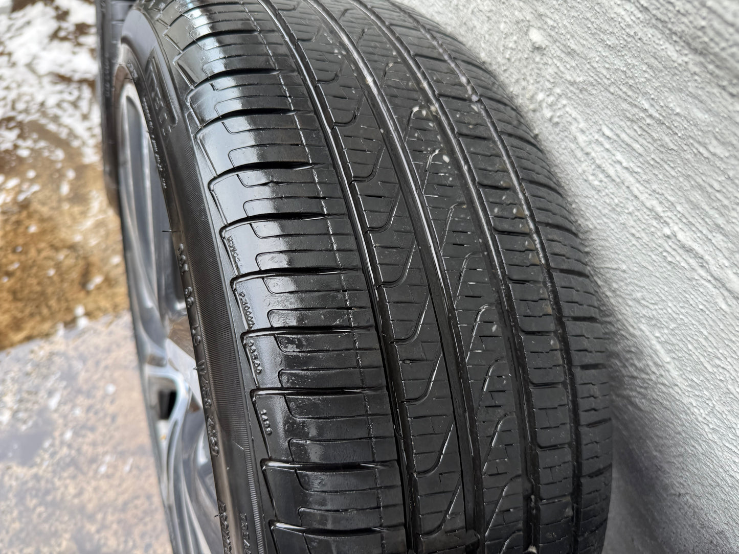BMW X1 19” Alloy Wheels with Very Good Tyres