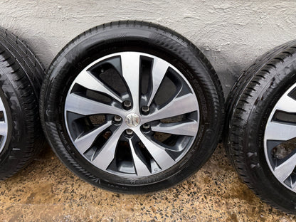 Suzuki SX4 S-Cross 17” Alloy Wheels with Good Tyres