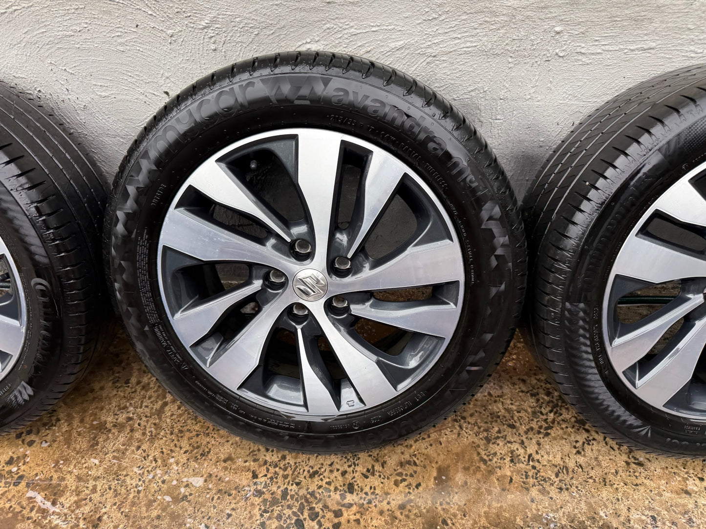 Suzuki SX4 S-Cross 17” Alloy Wheels with Good Tyres