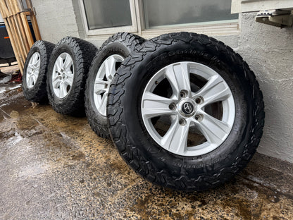 Toyota Landcruiser 200 Series Sahara 17” Alloy Wheels with Good Tyres