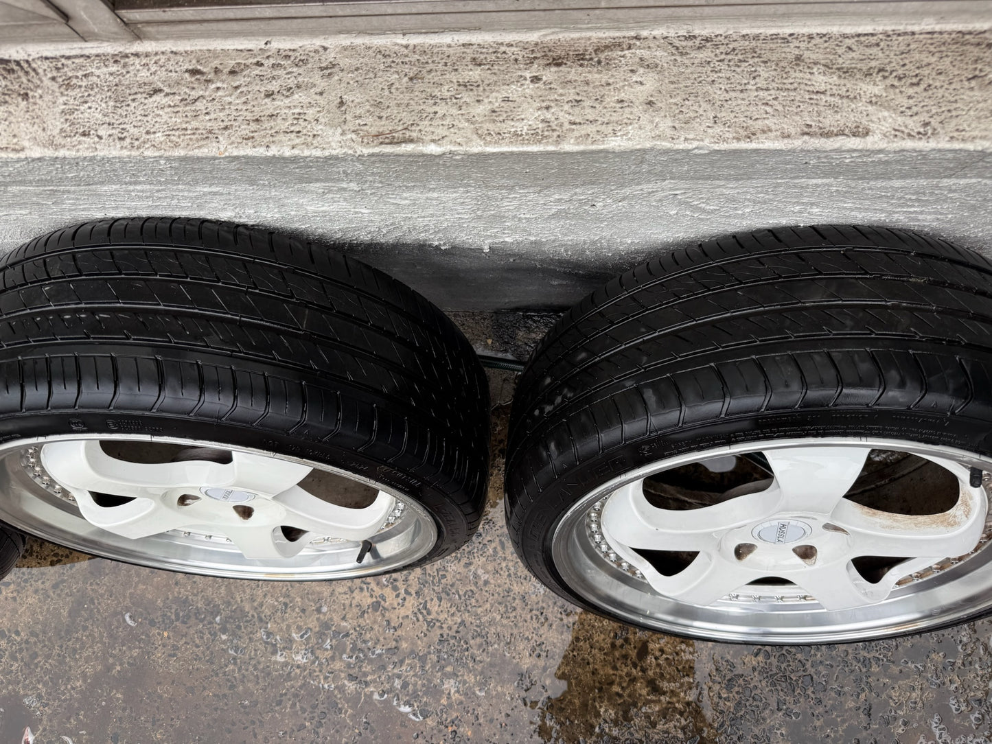 Hussla 20” Alloy Wheels with Excellent Tyres