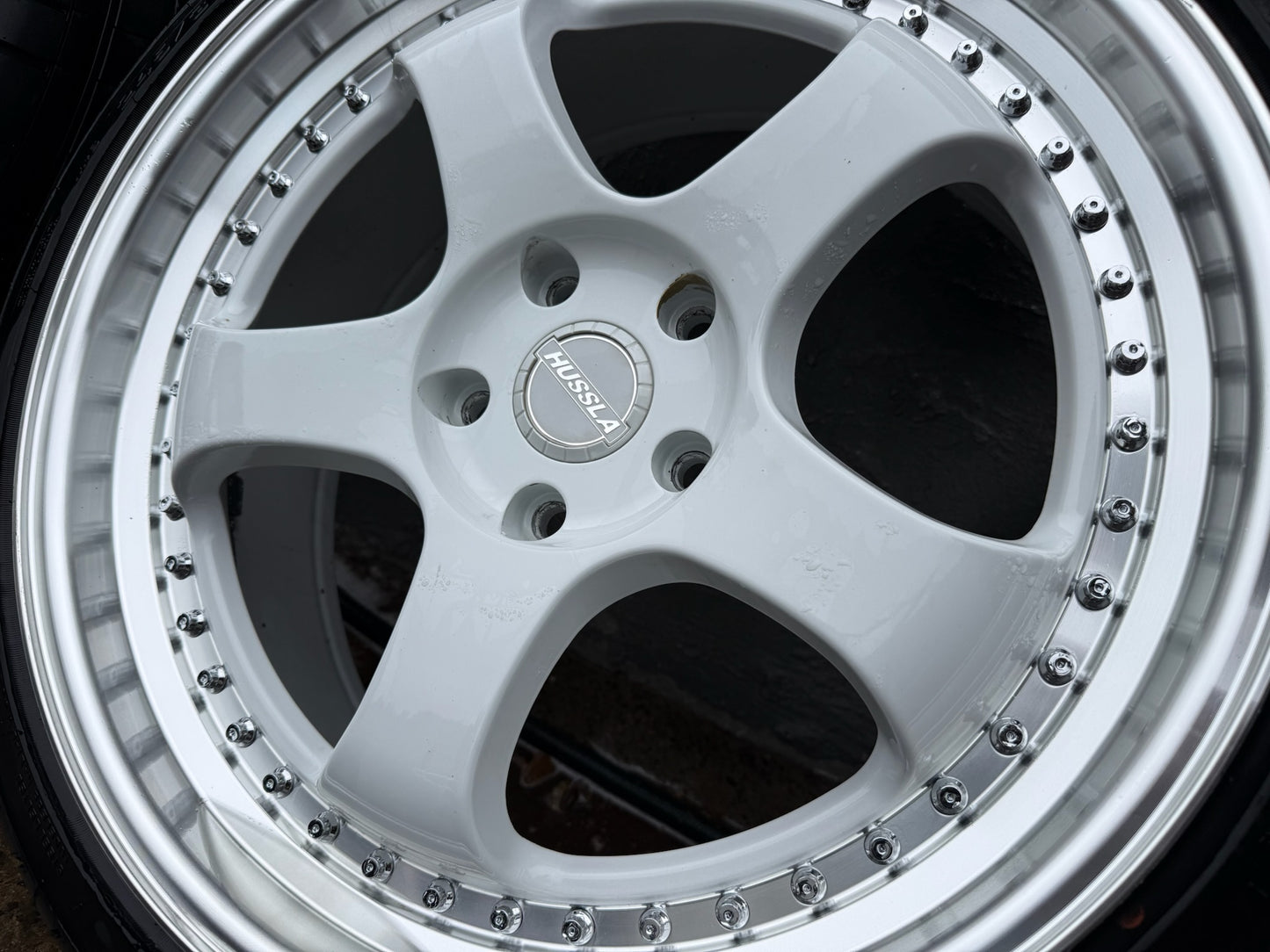 Hussla 20” Alloy Wheels with Excellent Tyres