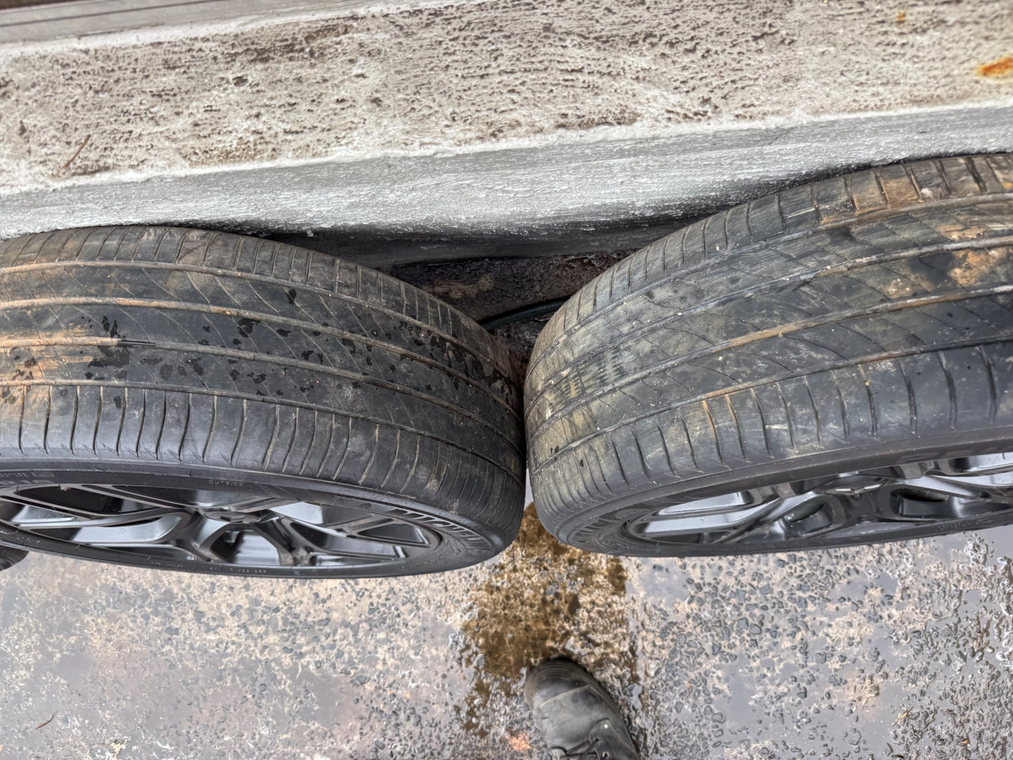 Mitsubishi Outlander 18” Alloy Wheels with Tyres