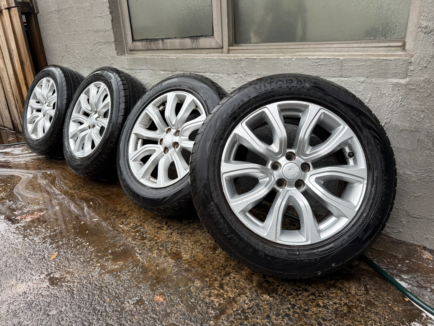 Range Rover Evoque 18” Alloy Wheels with Good Tyres