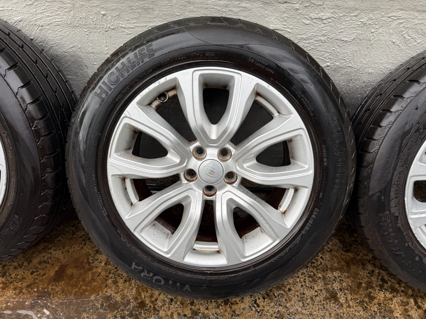 Range Rover Evoque 18” Alloy Wheels with Good Tyres