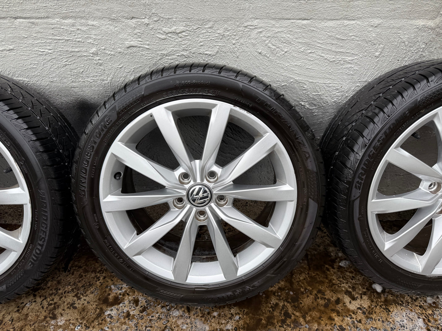 Volkswagen Golf/Caddy 17” Alloy Wheels with Good Tyres