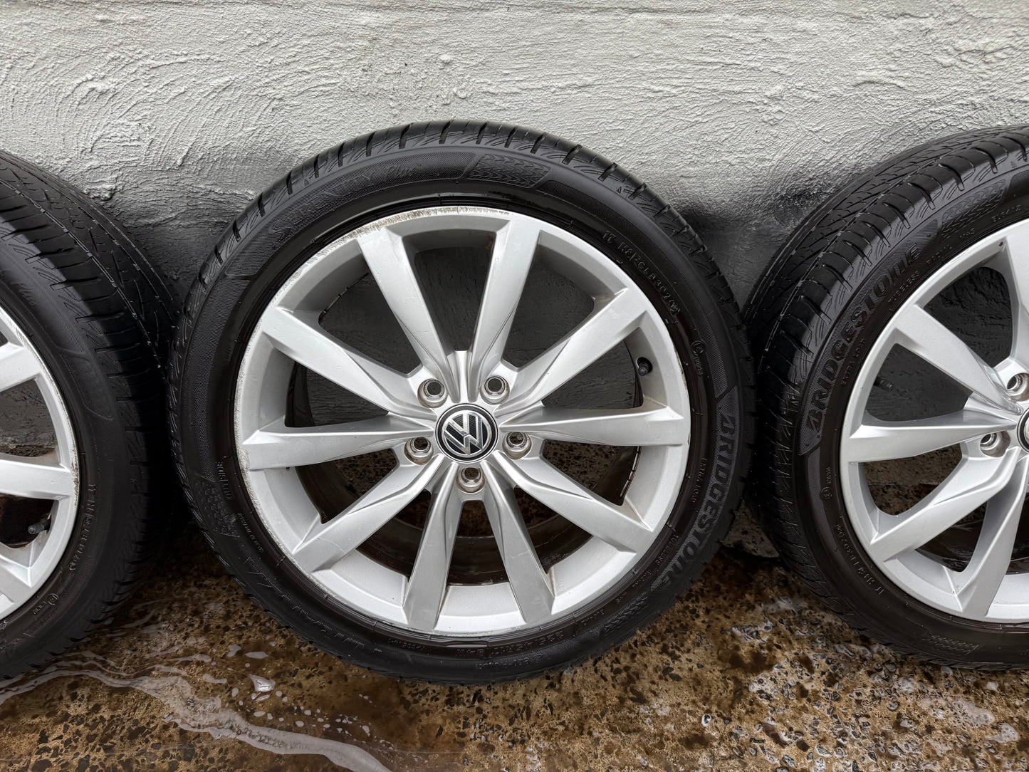 Volkswagen Golf/Caddy 17” Alloy Wheels with Good Tyres