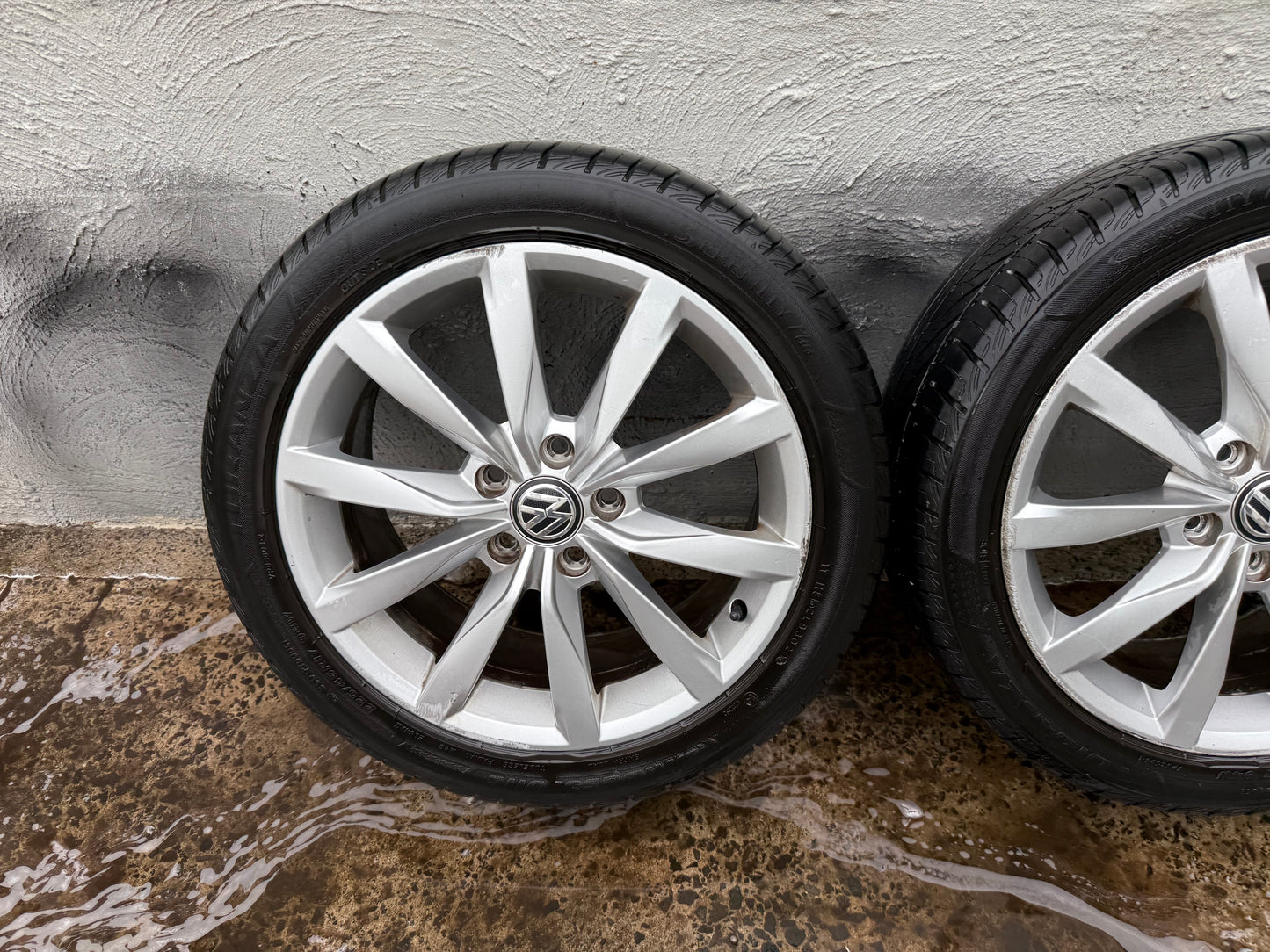Volkswagen Golf/Caddy 17” Alloy Wheels with Good Tyres