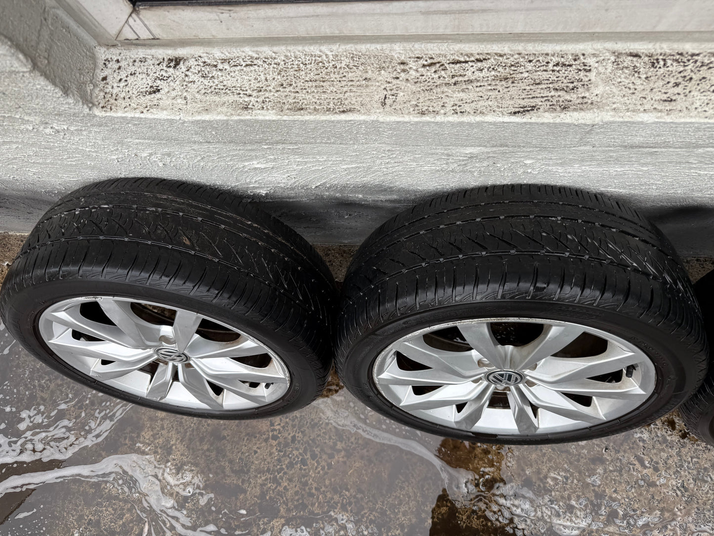 Volkswagen Golf/Caddy 17” Alloy Wheels with Good Tyres