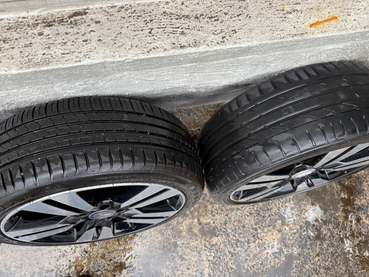 Mercedes Benz CLA 18” Alloy Wheels with Good Tyres