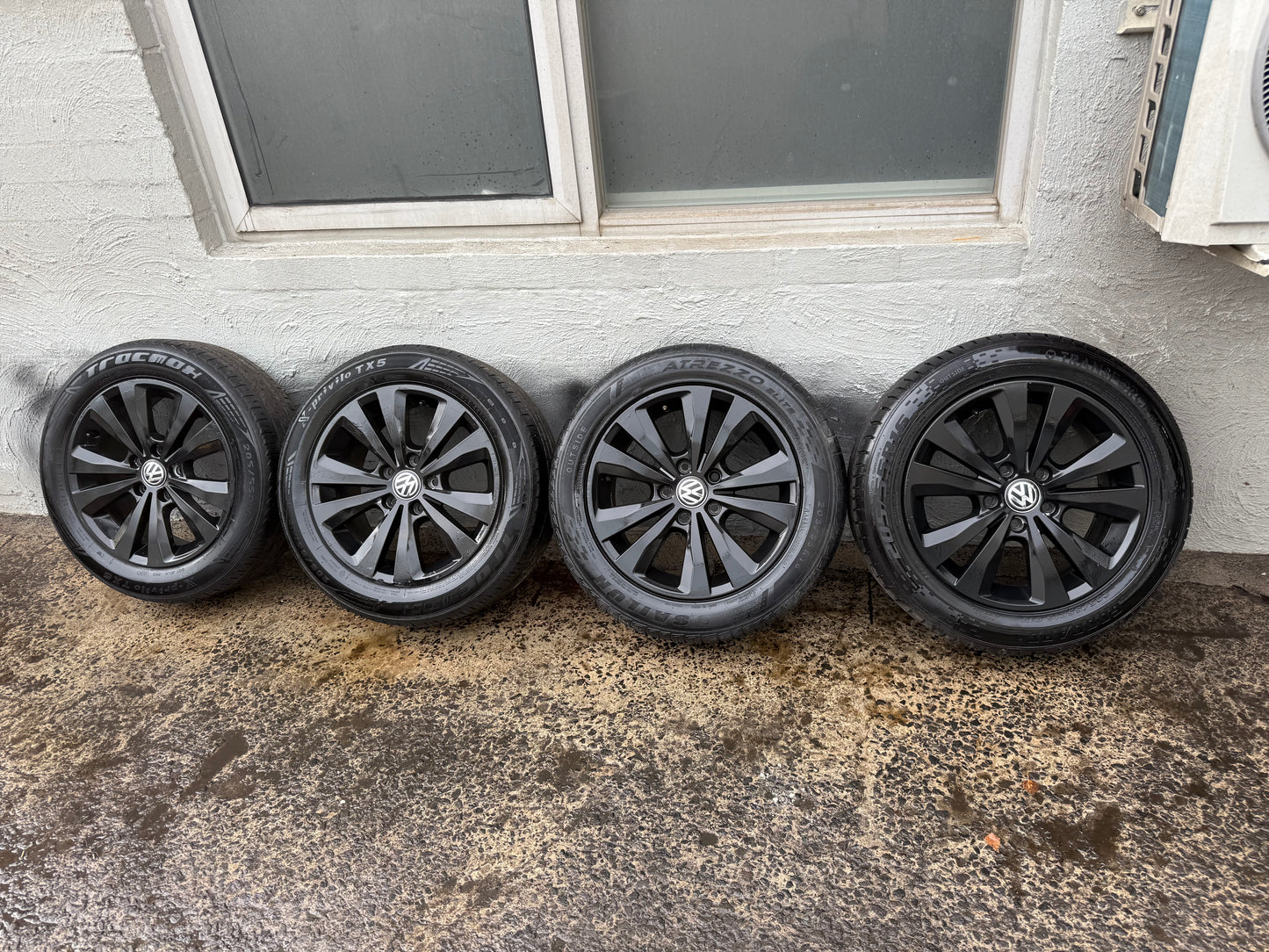 Volkswagen Golf/Caddy 16" Alloy Wheels Excellent Tyres