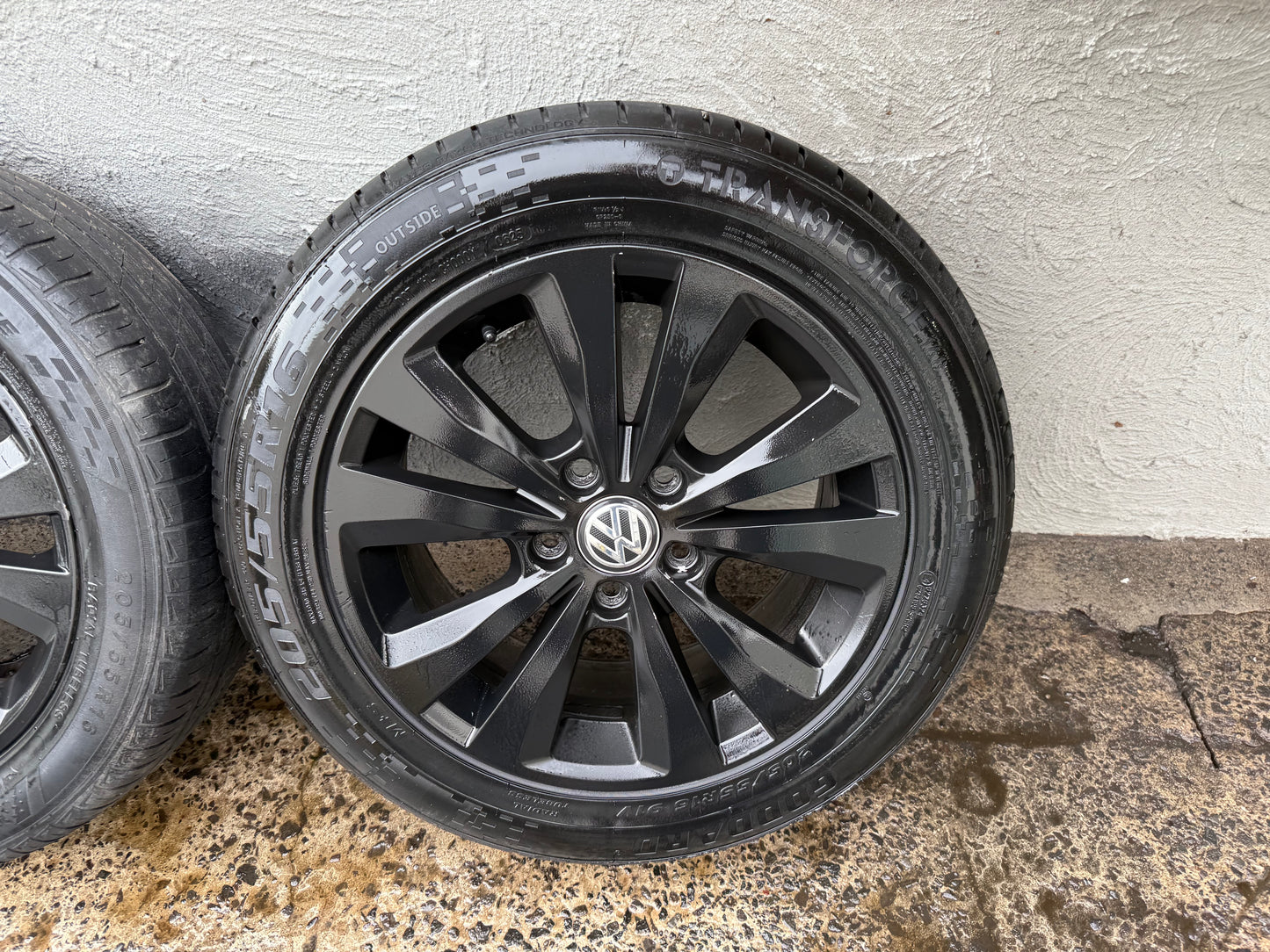 Volkswagen Golf/Caddy 16" Alloy Wheels Excellent Tyres