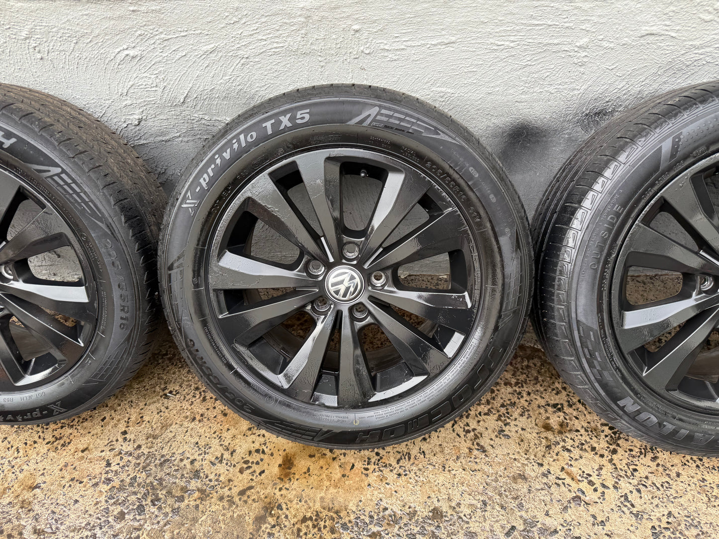 Volkswagen Golf/Caddy 16" Alloy Wheels Excellent Tyres