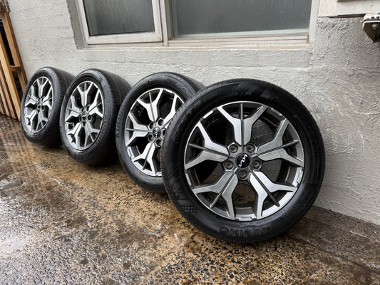 Kia Seltos 17” Alloy Wheels with Very Good Tyres