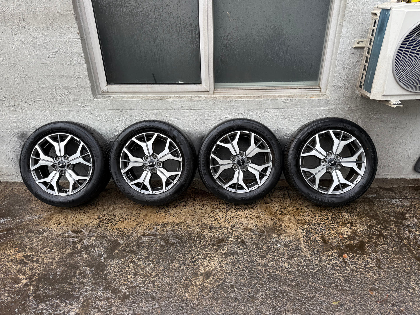 Kia Seltos 17” Alloy Wheels with Very Good Tyres