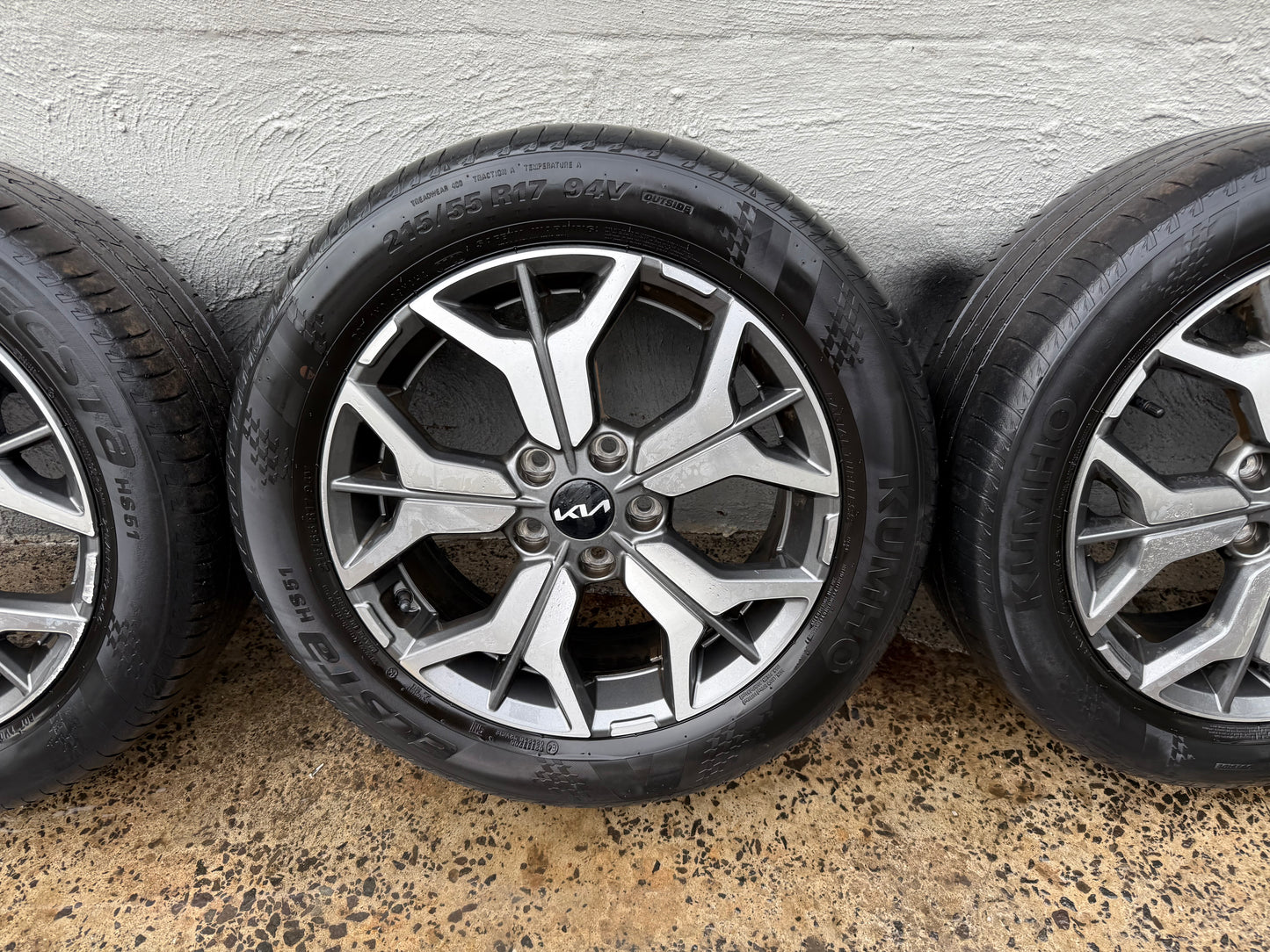 Kia Seltos 17” Alloy Wheels with Very Good Tyres