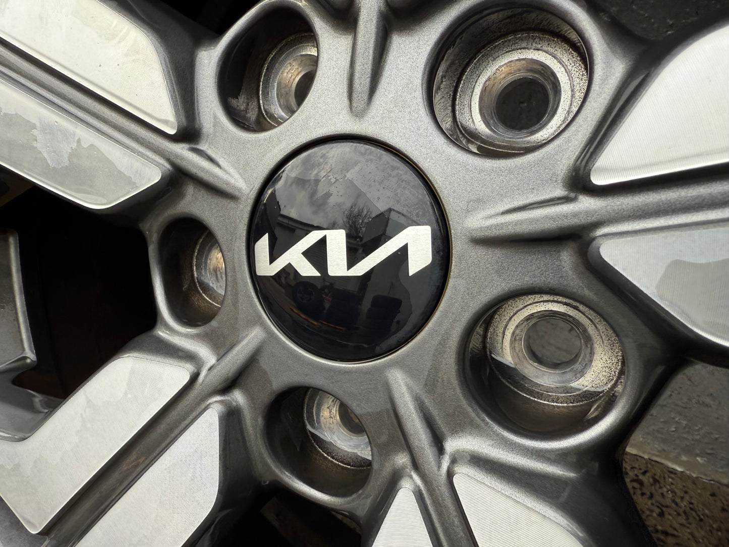 Kia Seltos 17” Alloy Wheels with Very Good Tyres