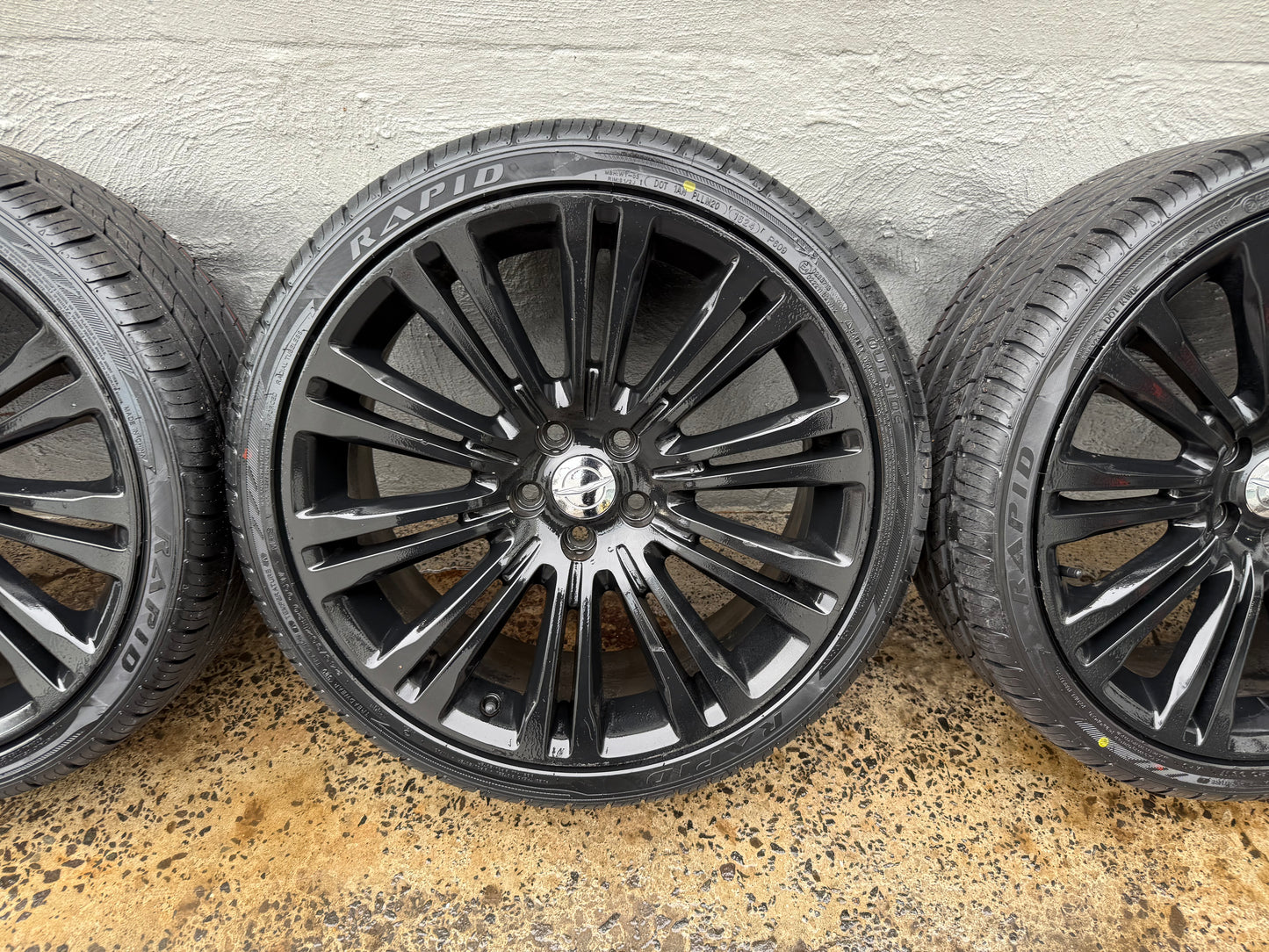 Chrysler 300 20” Alloy Wheels with New Tyres