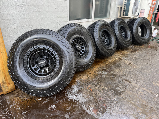 ROH Assault 16” Alloy Wheels with 35” Wildpeak A/T Tyres