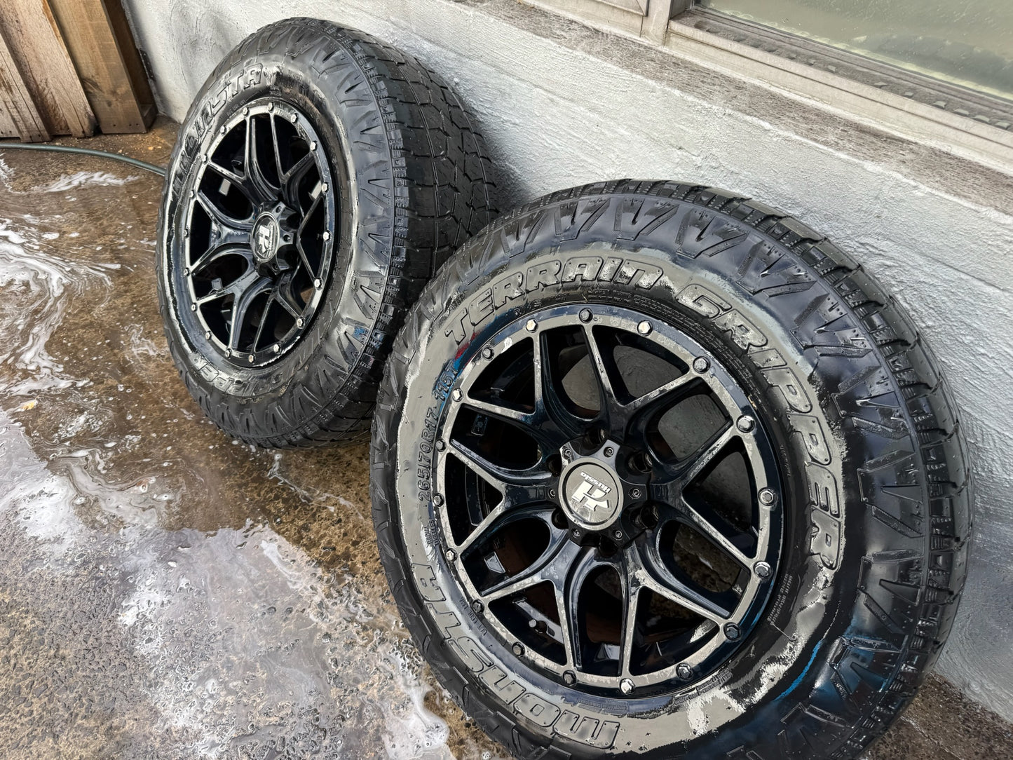 Hussla 6 Stud 17” Alloy Wheels with Tyres - Set of 2