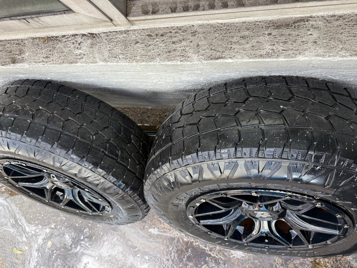 Hussla 6 Stud 17” Alloy Wheels with Tyres - Set of 2