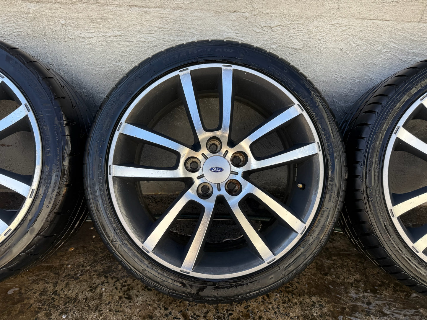 Ford FPV Falcon 18” Staggered Alloy Wheels with Good Tyres