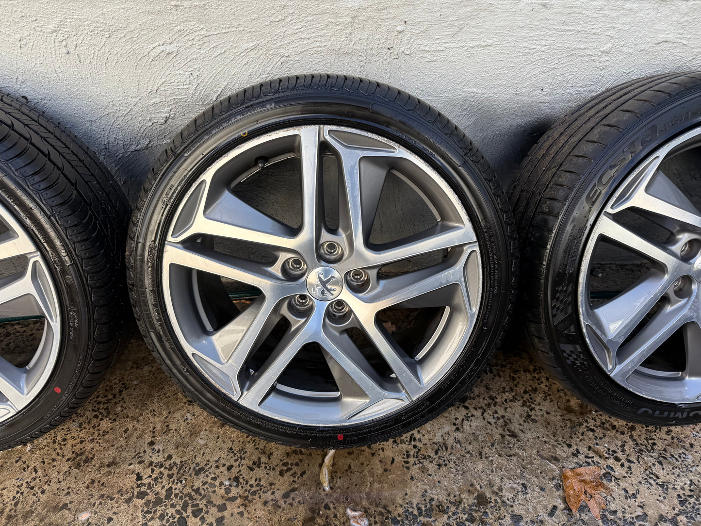 Peugeot 308 GT 18” Alloy Wheels with Excellent Tyres